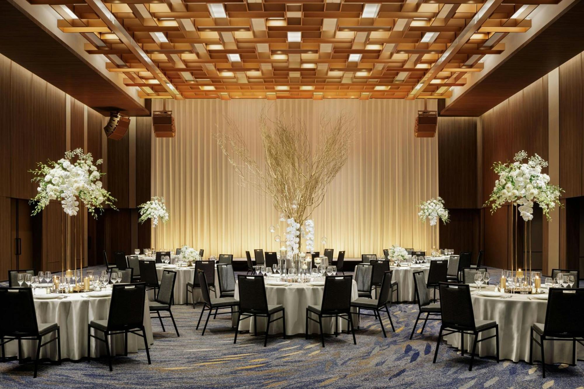 The Osaka Station Hotel, Autograph Collection Екстериор снимка